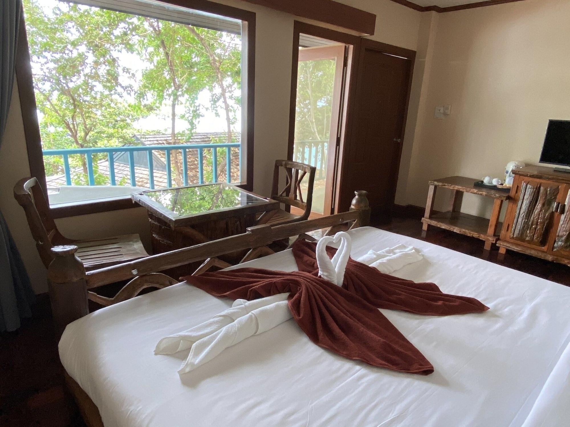 Baan Hin Sai & Spa Resort 3*